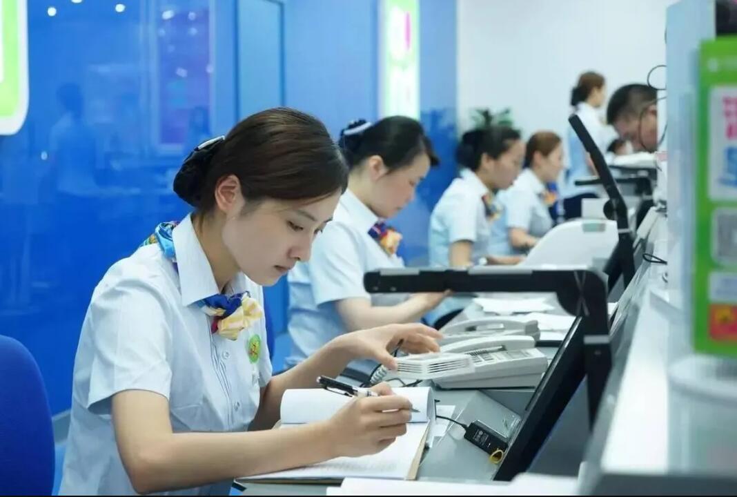 中國(guó)移動(dòng)通信集團(tuán)工作服定制款式圖片