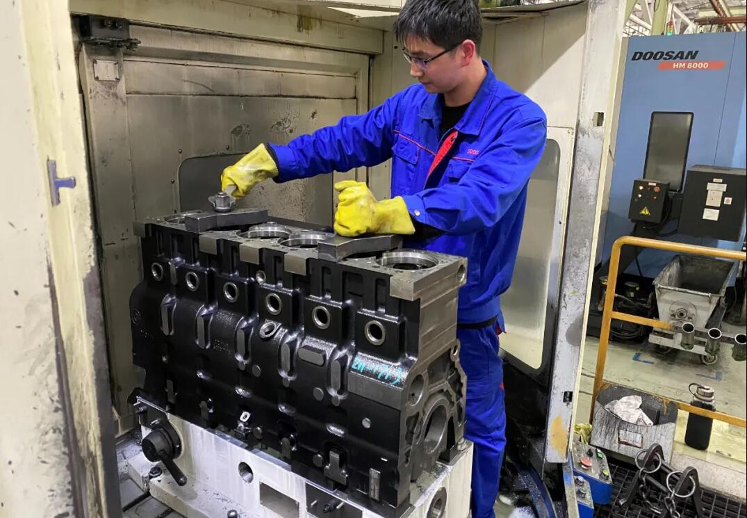 上汽集團員工藍色工作服定制設計思路