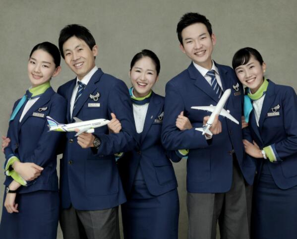 空乘制服服飾的相同點(diǎn)
